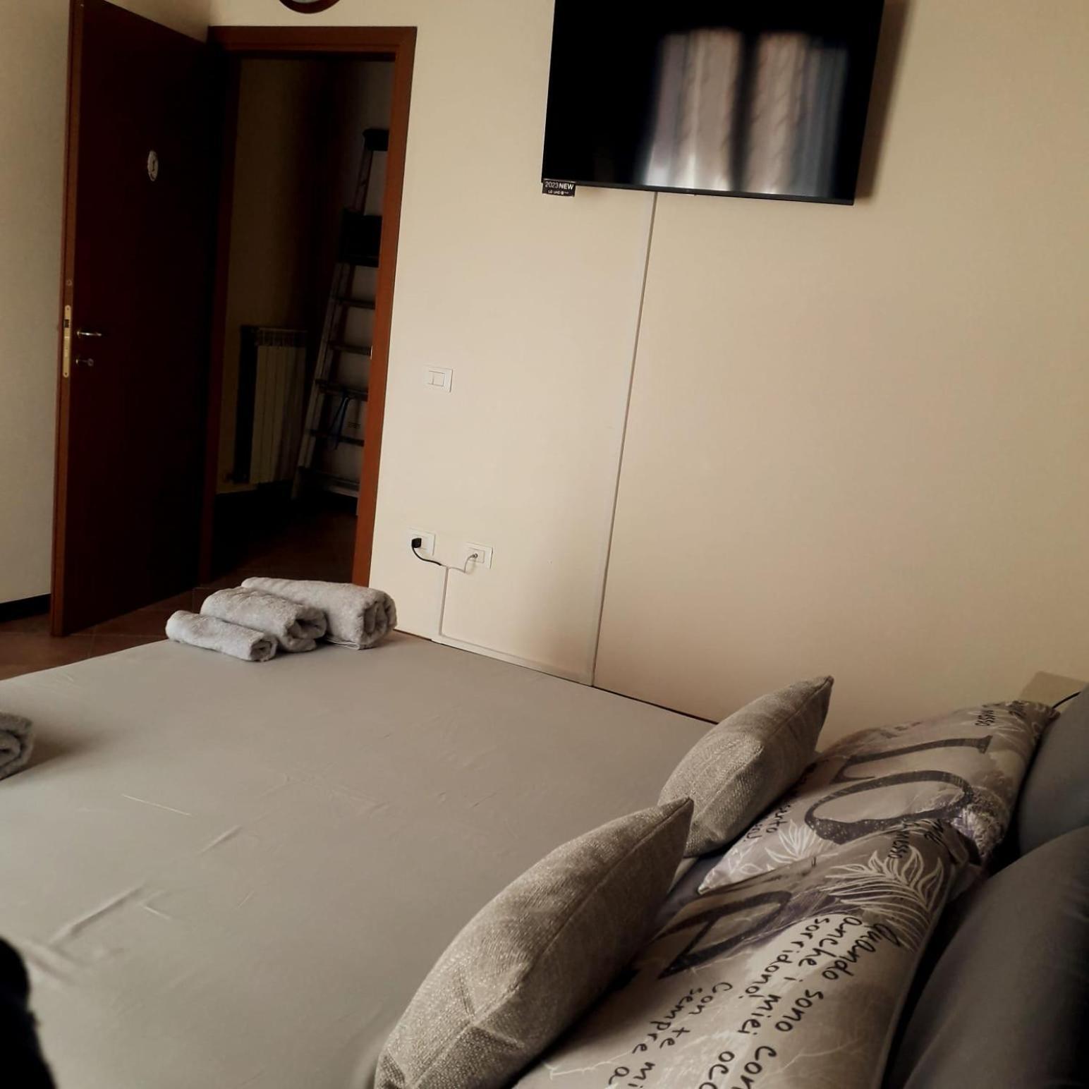 Bed and Breakfast Beb Ulivo Santa Giuletta Zewnętrze zdjęcie